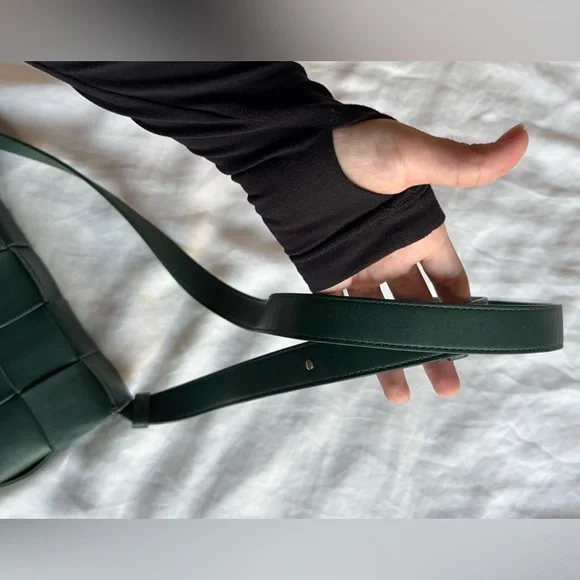 Bottega Veneta Cassette Intrecciato Crossbody Bag Rainforest Green Authentic